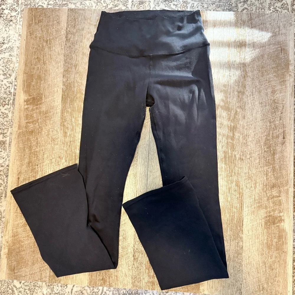 ALO Yoga Airbrush High-Waist 7/8 Bootcut Legging